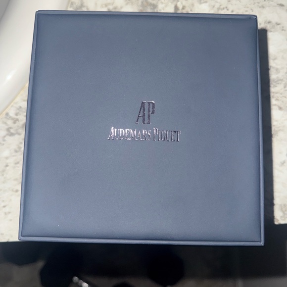 Audemars Piguet Navy Blue Box - Picture 1 of 4